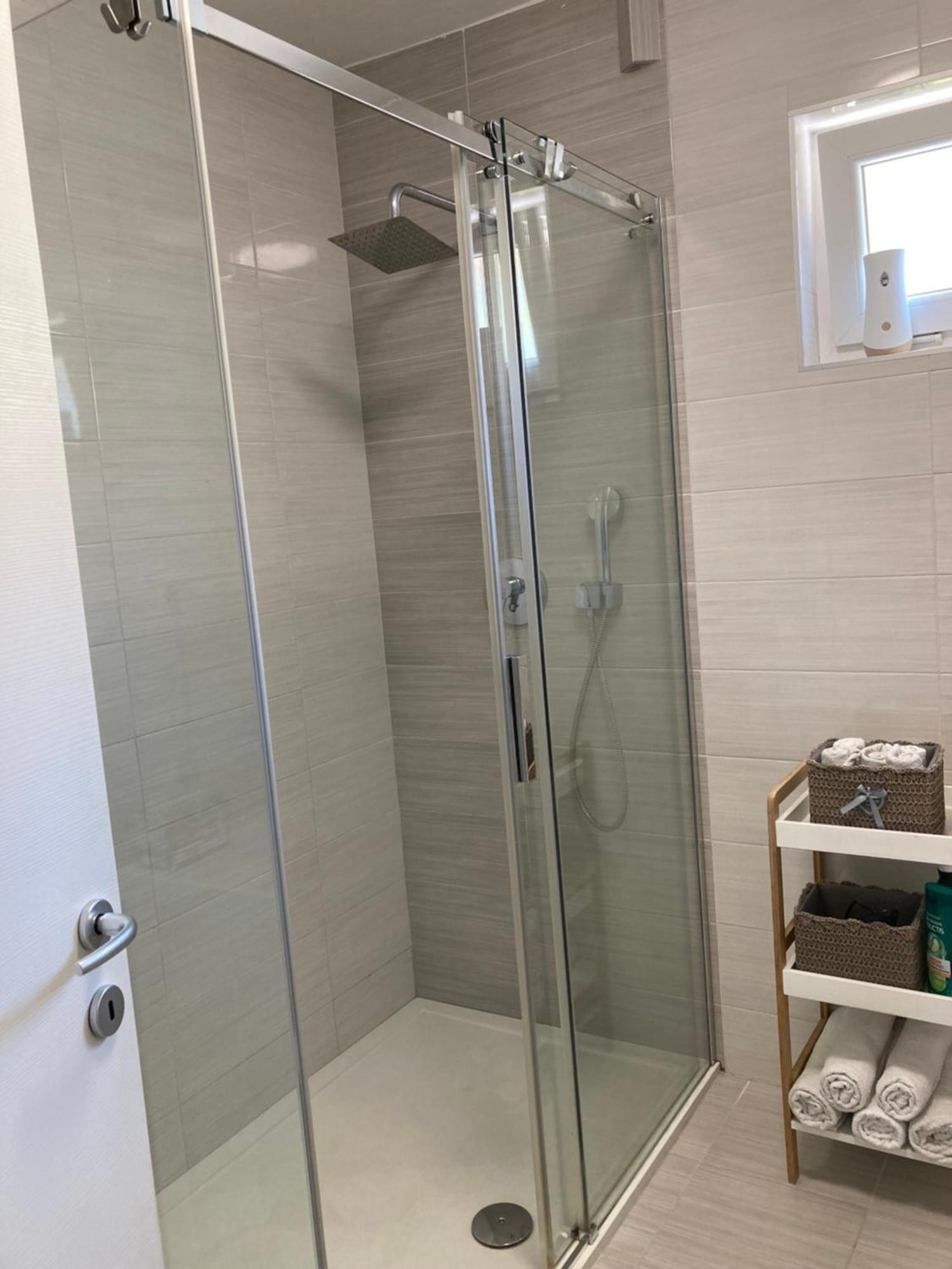 Apartman Sonas With Free Private Parking Карловац Экстерьер фото
