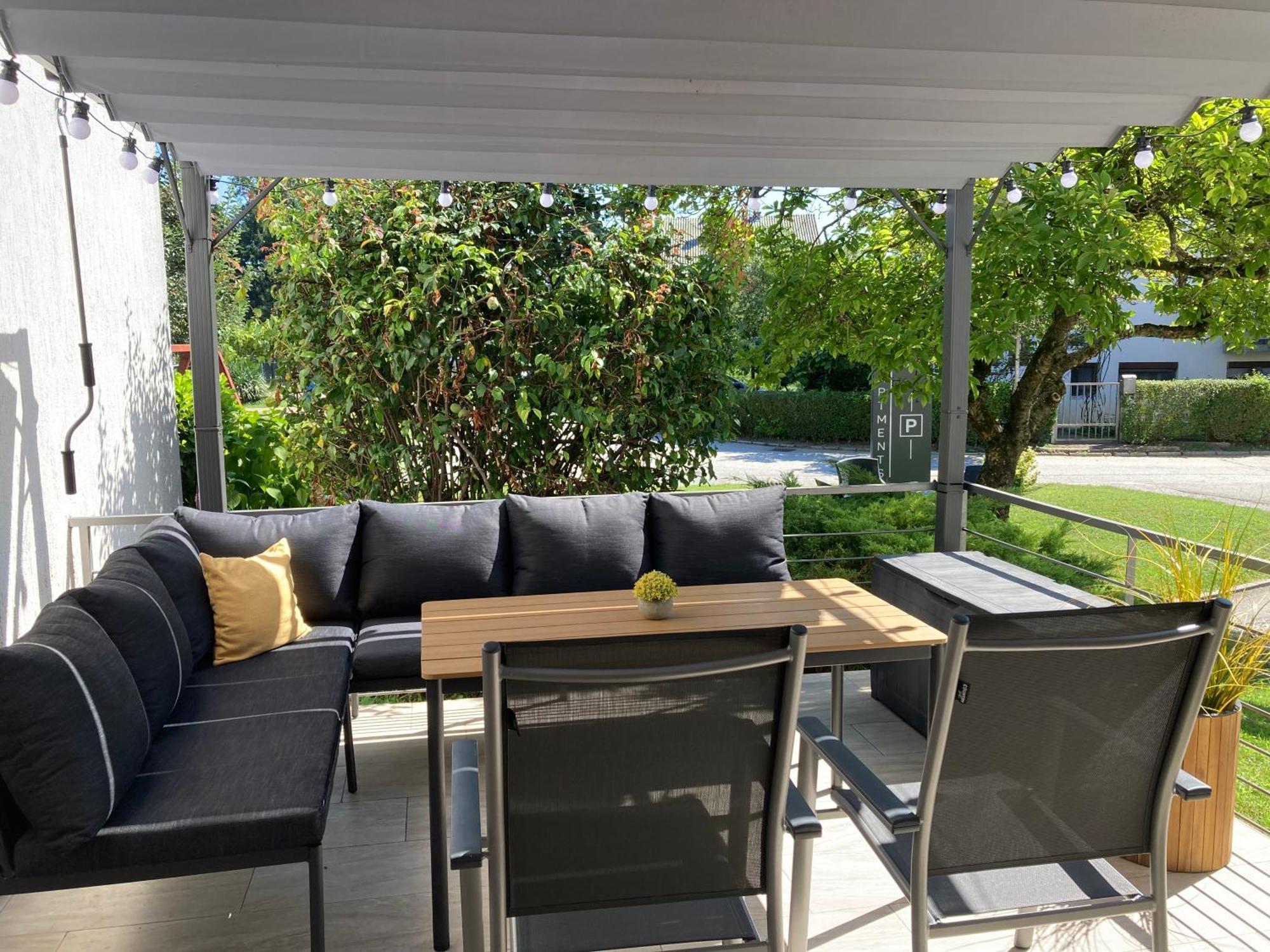 Apartman Sonas With Free Private Parking Карловац Экстерьер фото