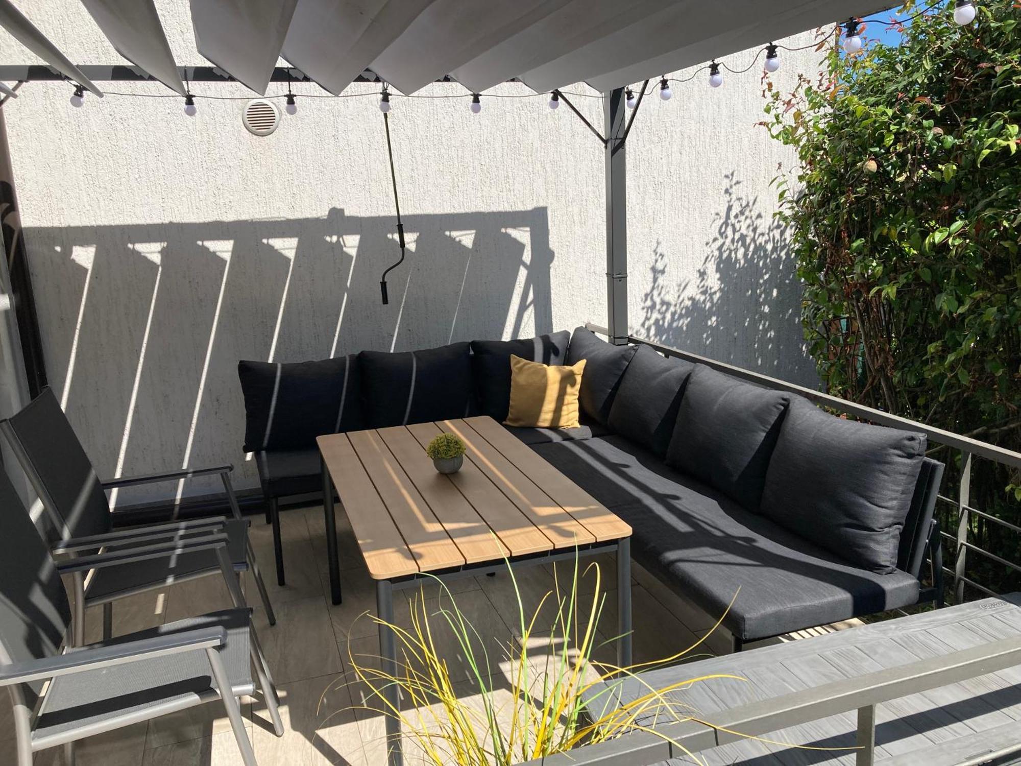 Apartman Sonas With Free Private Parking Карловац Экстерьер фото